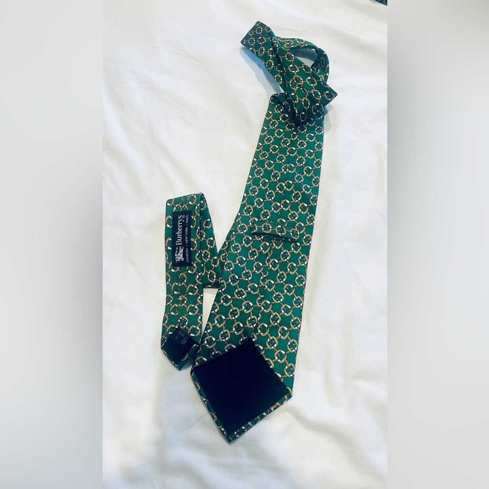 Authentic Burberrys Wide Green Silk Floral graphic designs & Name Logo Detail. - Picture 3 of 3